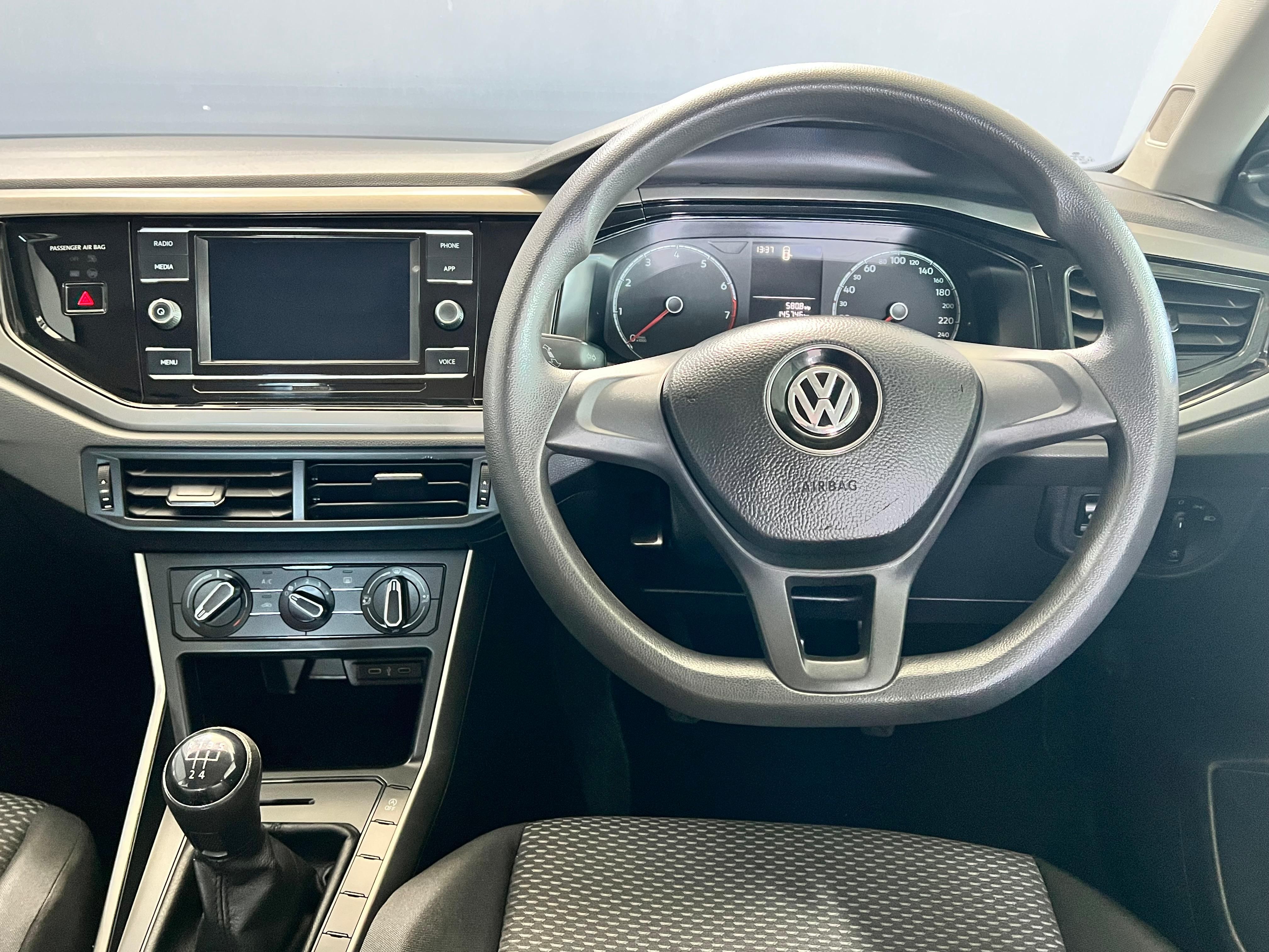 VOLKSWAGEN POLO POLO 1.0 TSI TRENDLINE