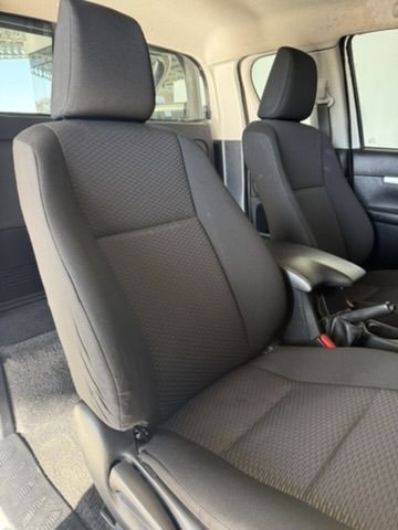 TOYOTA HILUX HILUX 2,4GD-6