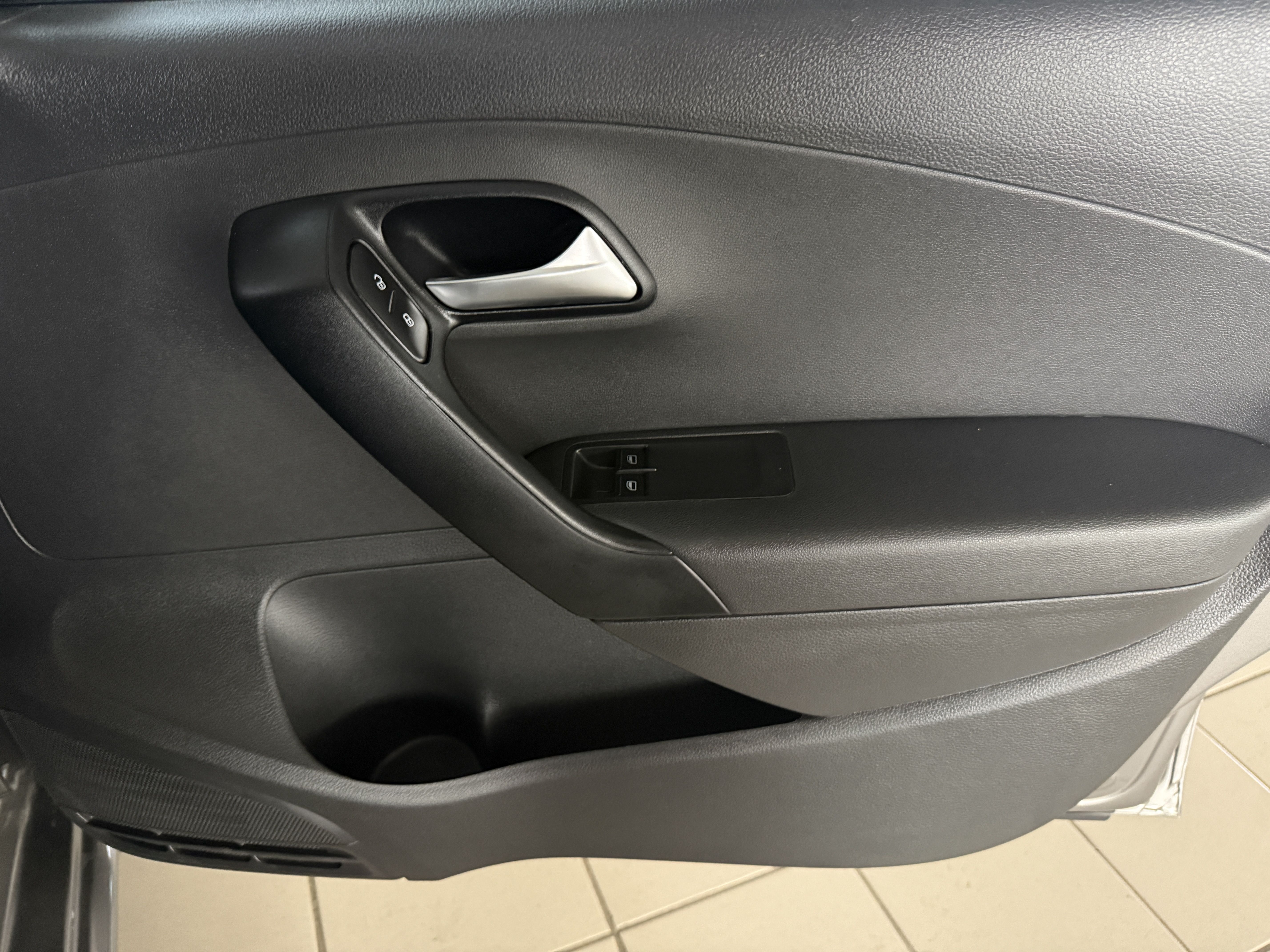 Volkswagen Polo Vivo 1.4 Comfortline Polo Vivo 1.4 Comfortline