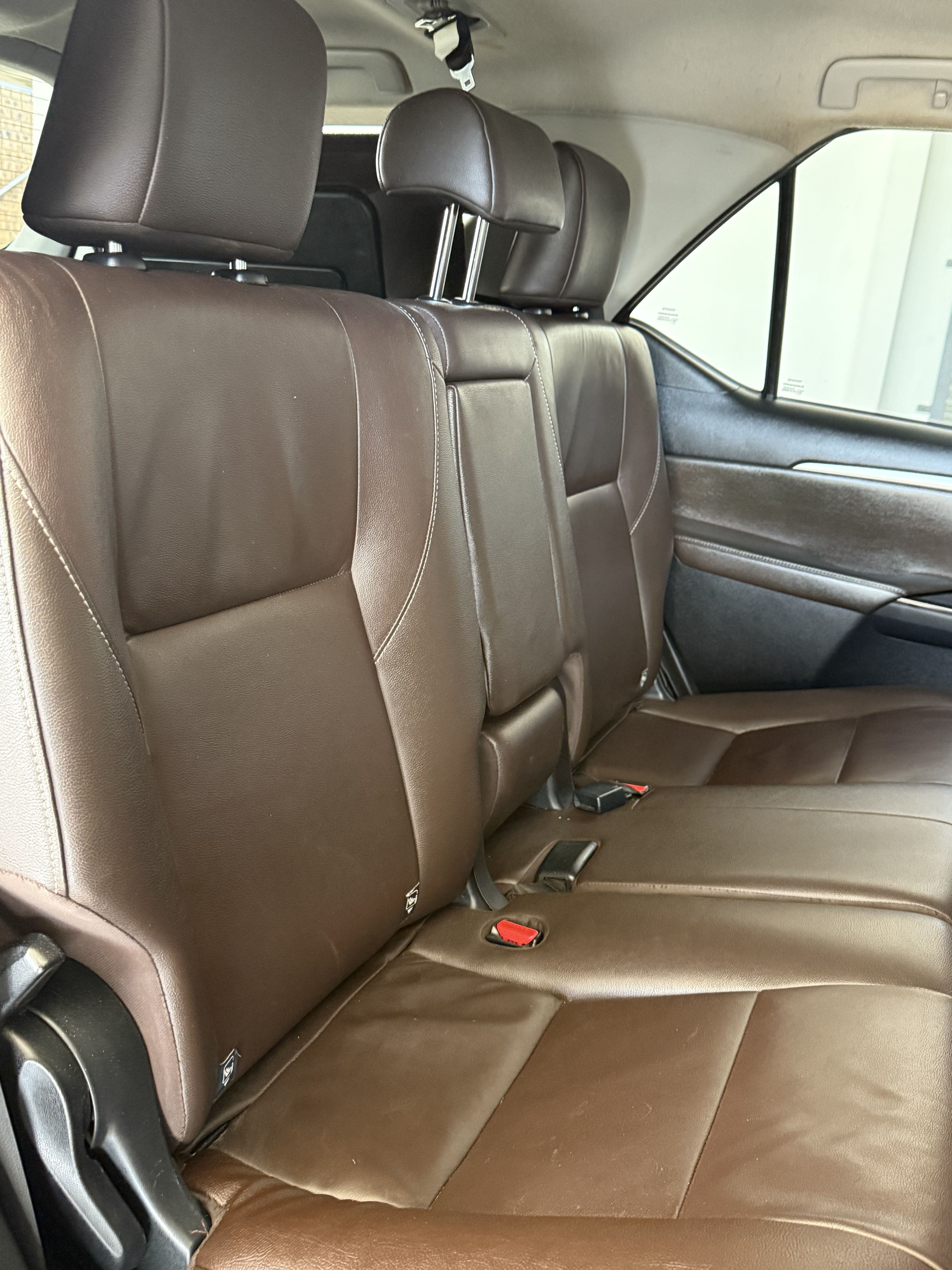 Toyota FORTUNER 2.4GD R/B A/T FORTUNER 2.4GD R/B A/T