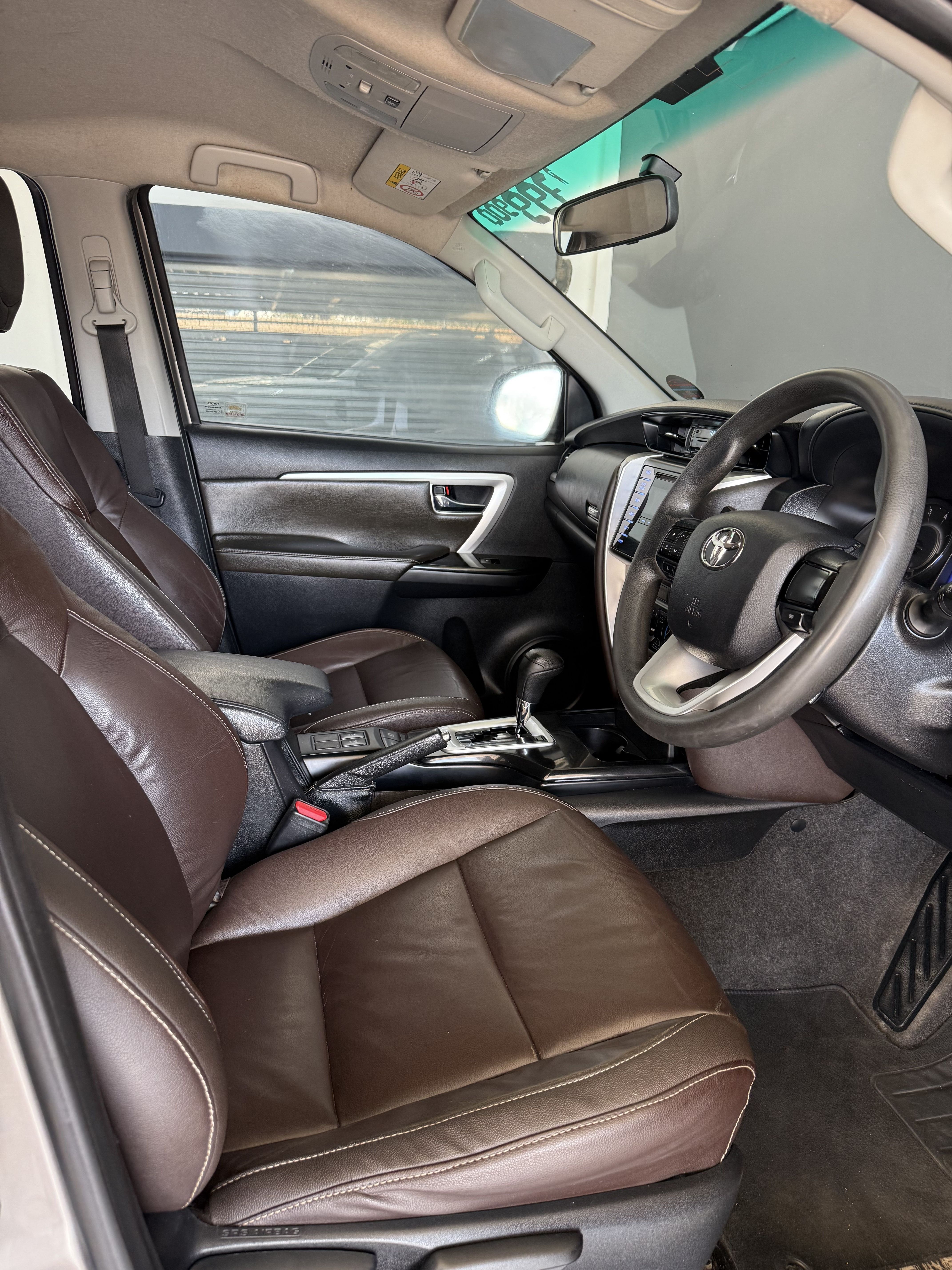 Toyota FORTUNER 2.4GD R/B A/T FORTUNER 2.4GD R/B A/T