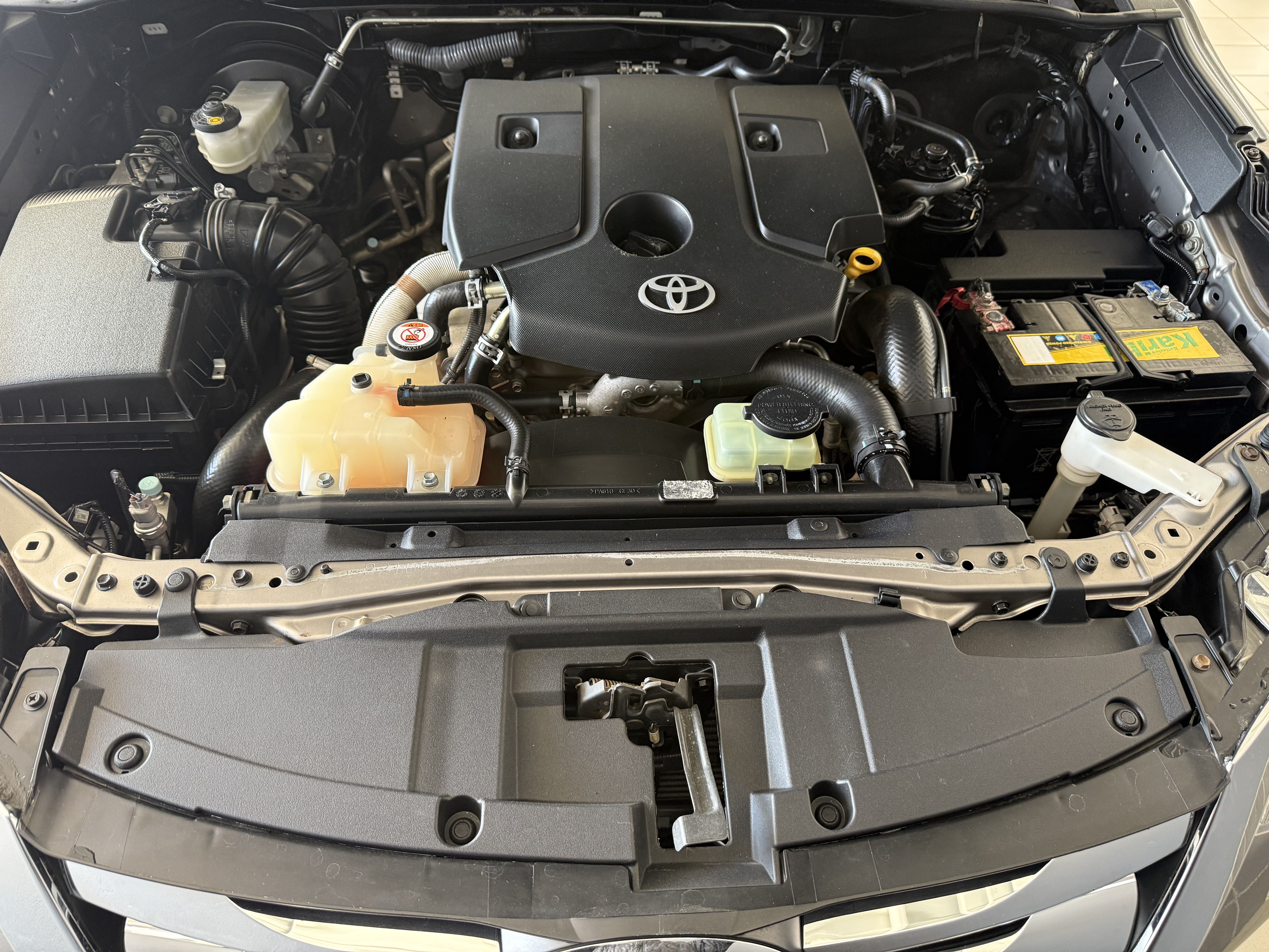 Toyota FORTUNER 2.4GD R/B A/T FORTUNER 2.4GD R/B A/T