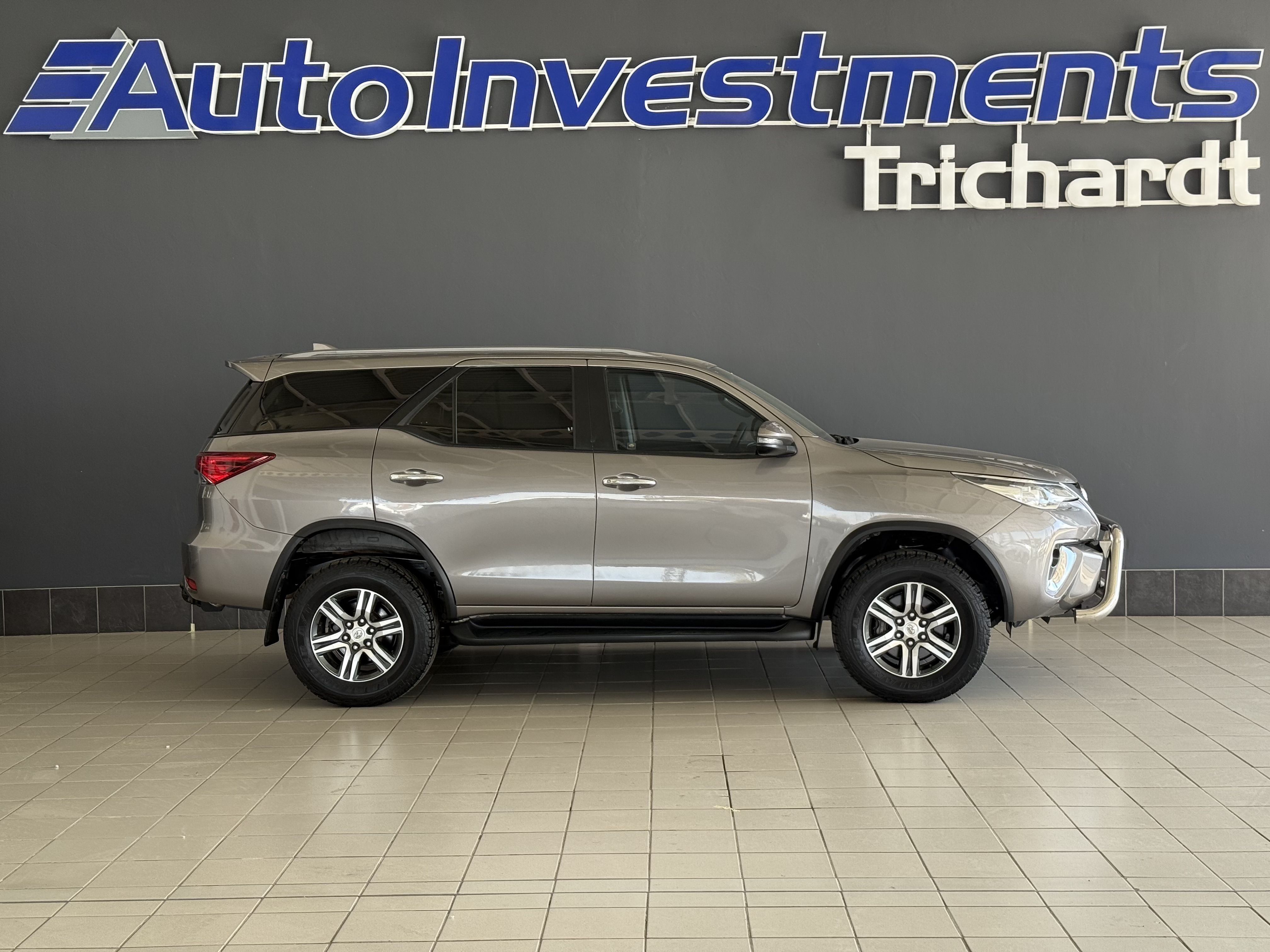 Toyota FORTUNER 2.4GD R/B A/T FORTUNER 2.4GD R/B A/T
