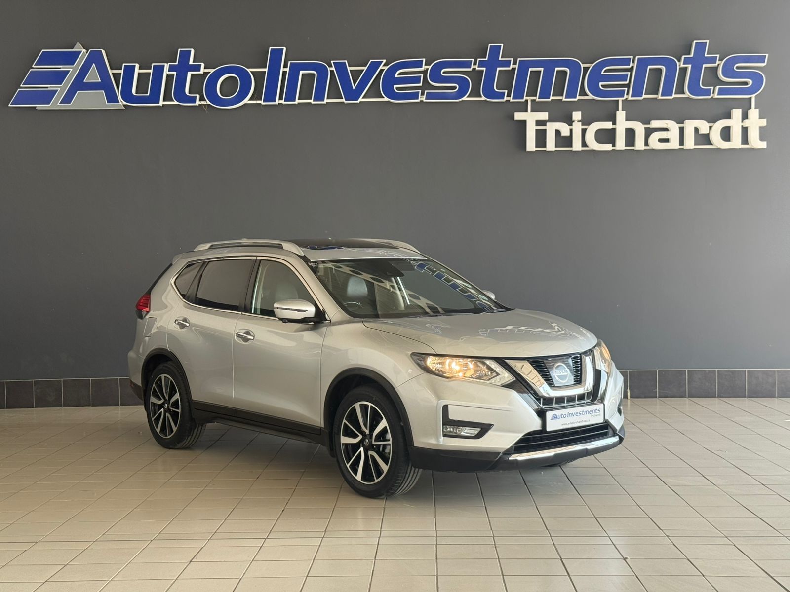 Nissan X-Trail 2.5 Tekna 4x4 CVT 7 S X-Trail 2.5 Tekna 4x4 CVT 7 S