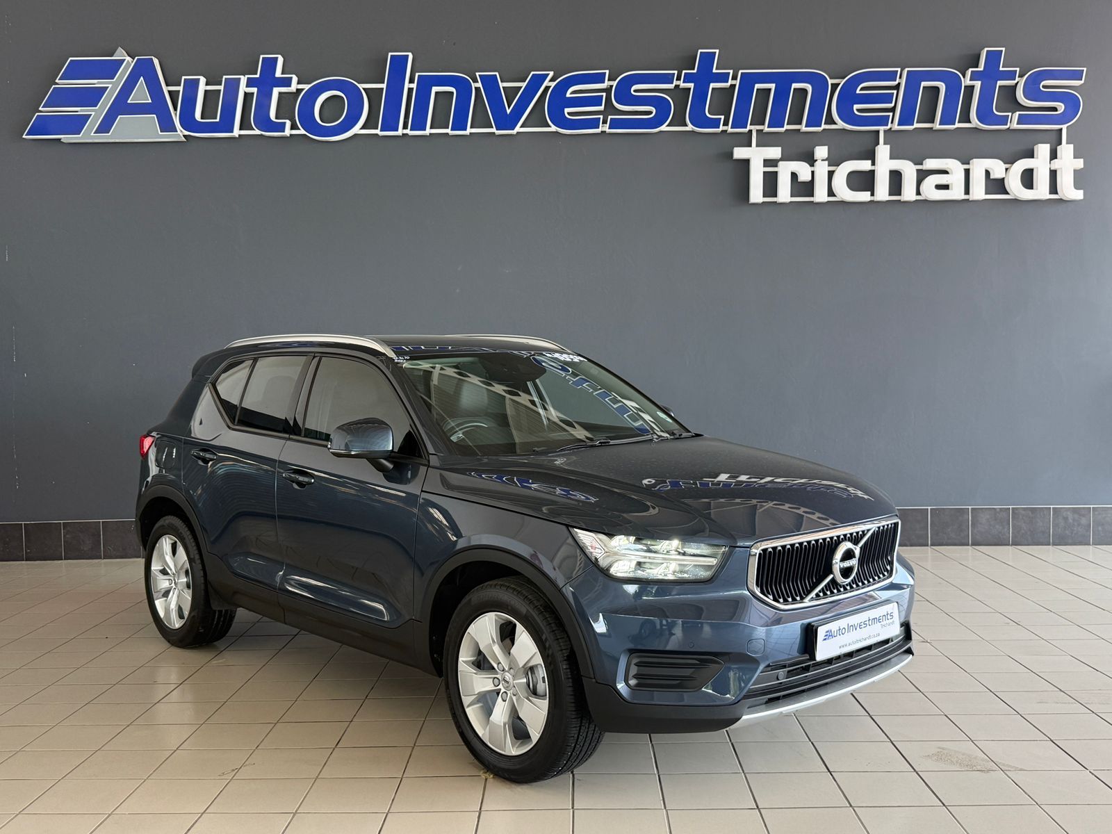 Volvo XC40 T3 1.5 Momentum Geartronic XC40 T3 1.5 Momentum Geartronic
