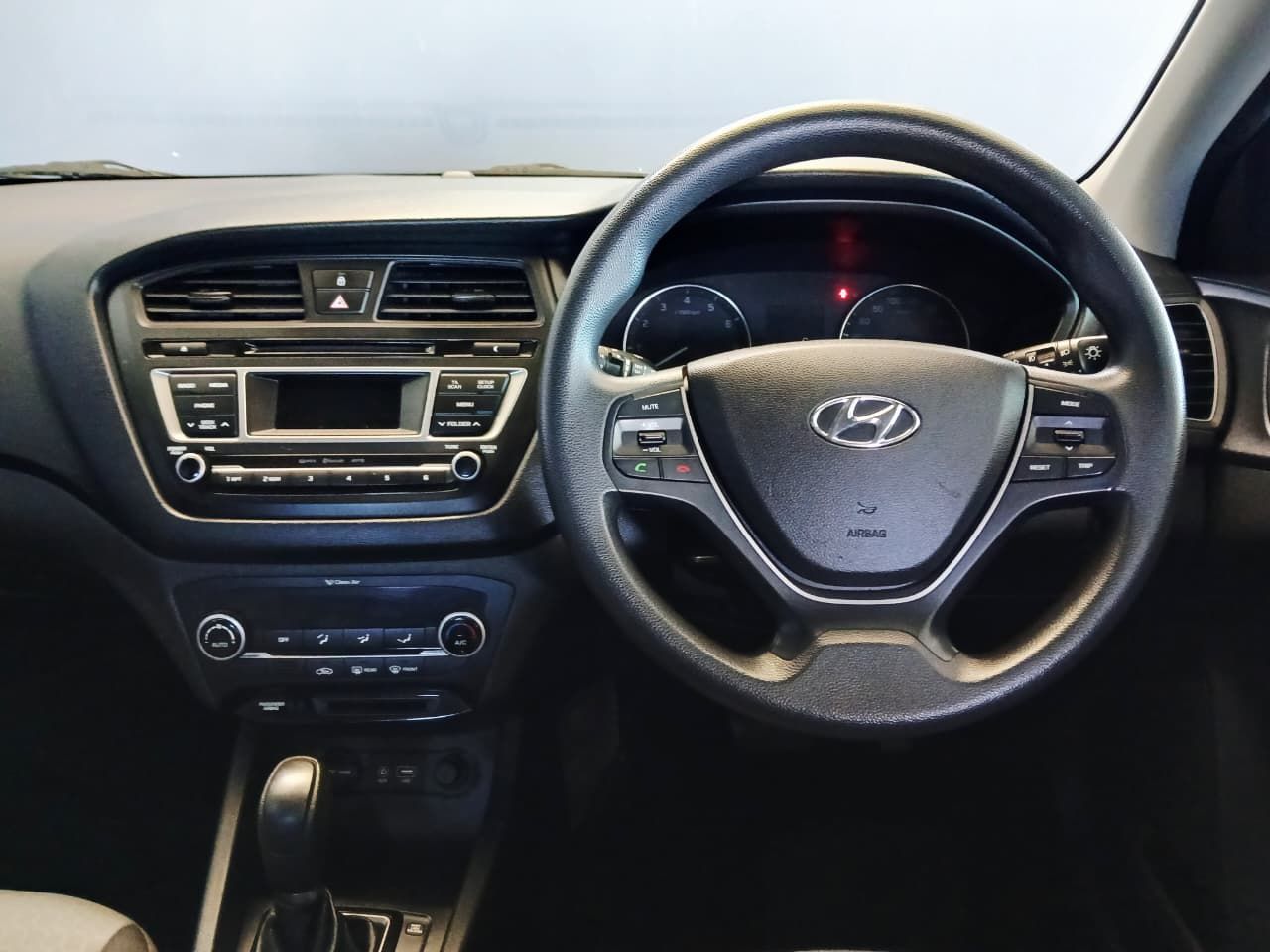 Hyundai i20 1.4 Fluid 5DR A/T i20 1.4 Fluid 5DR A/T