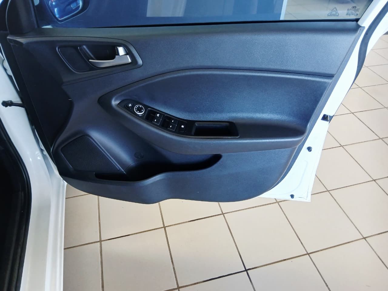Hyundai i20 1.4 Fluid 5DR A/T i20 1.4 Fluid 5DR A/T
