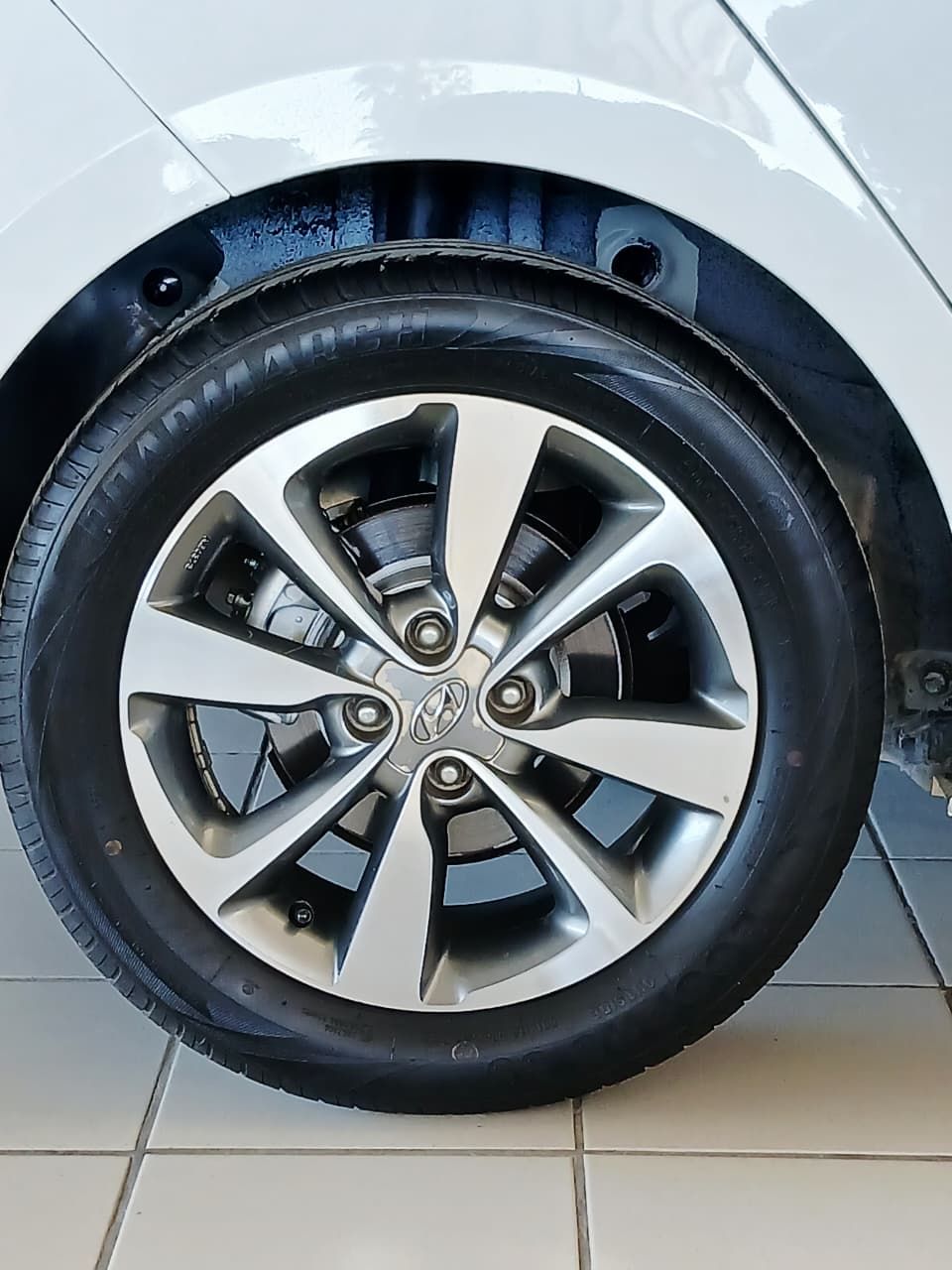 Hyundai i20 1.4 Fluid 5DR A/T i20 1.4 Fluid 5DR A/T