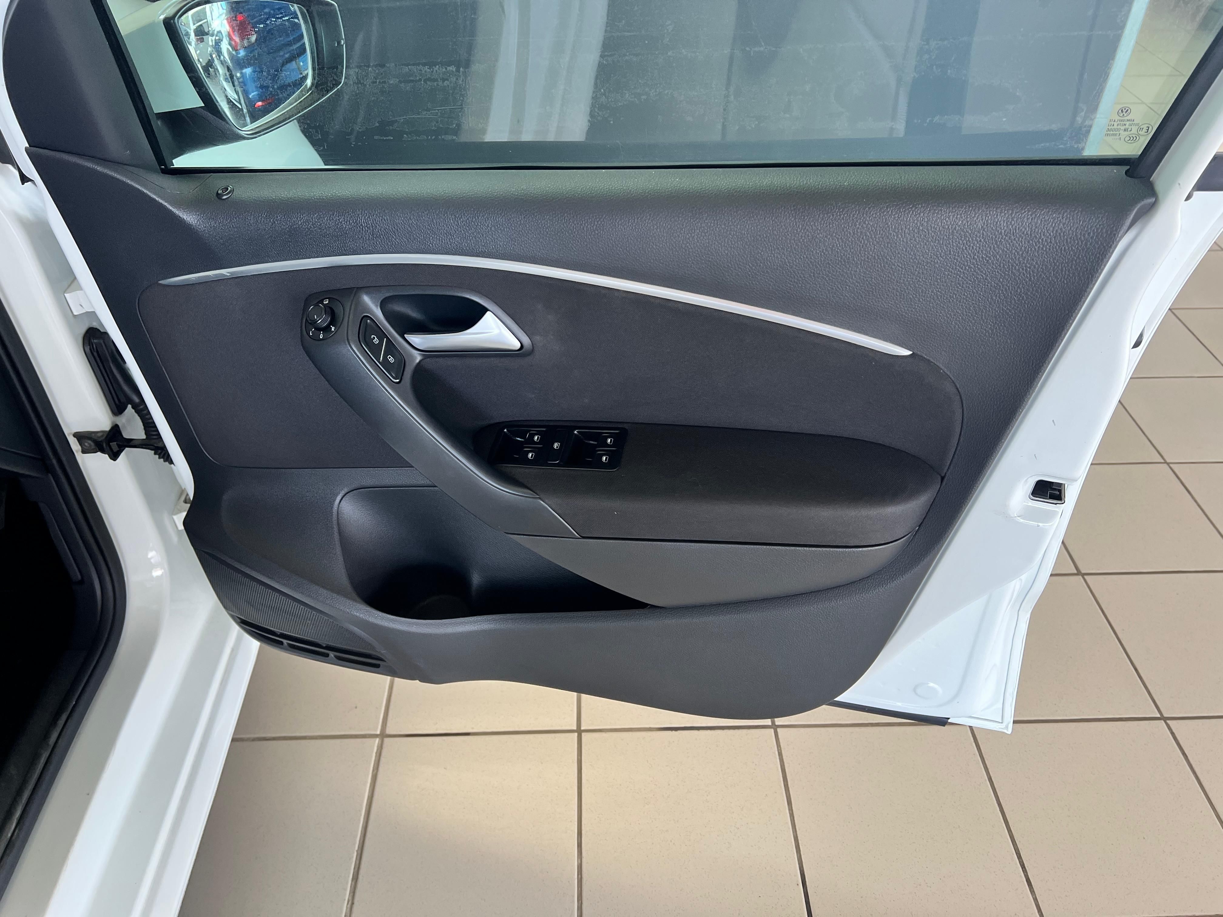 Volkswagen POLO 1.2 TSI COMFORTLINE POLO 1.2 TSI COMFORTLINE - 13