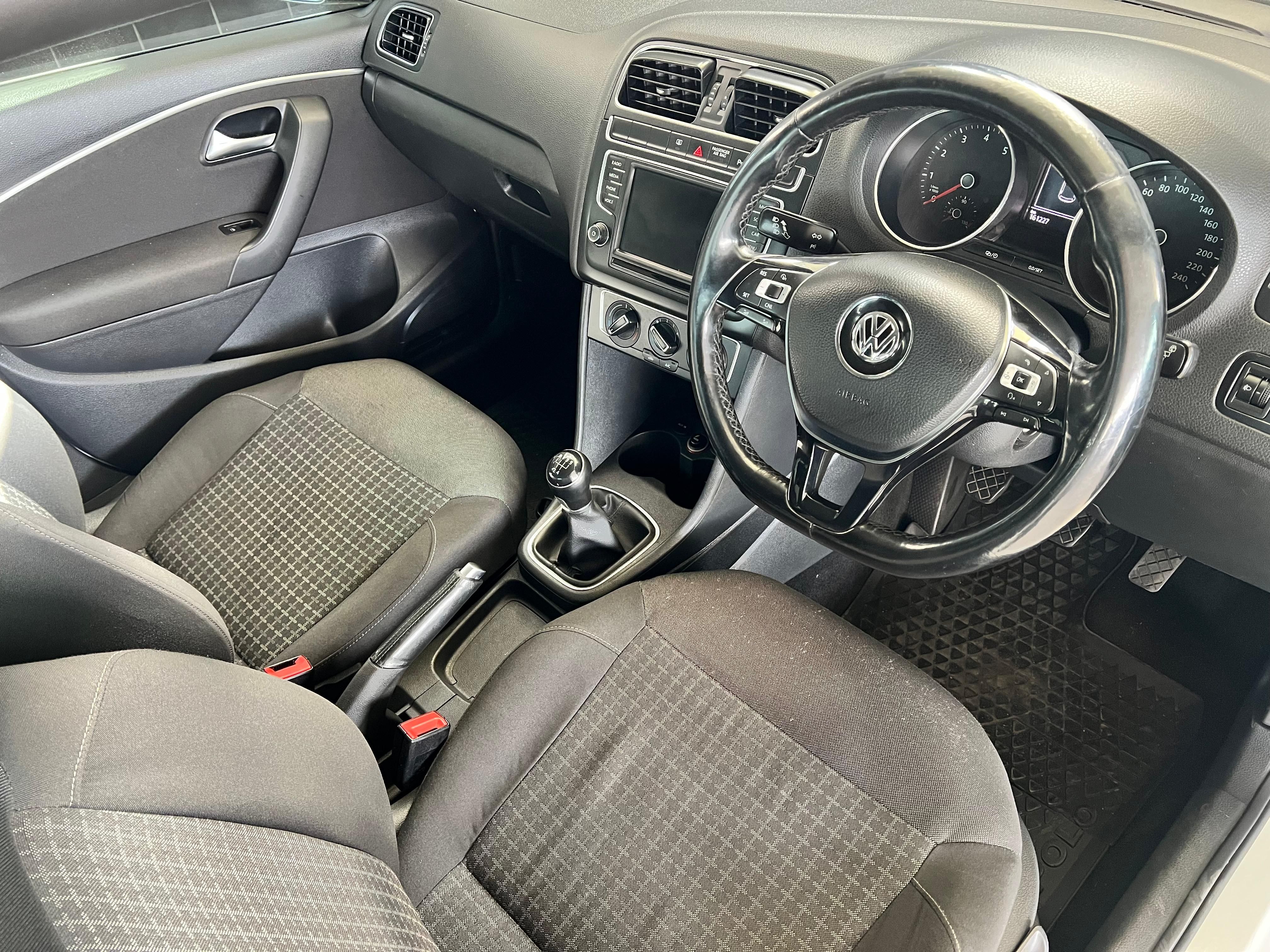 Volkswagen POLO 1.2 TSI COMFORTLINE POLO 1.2 TSI COMFORTLINE - 12