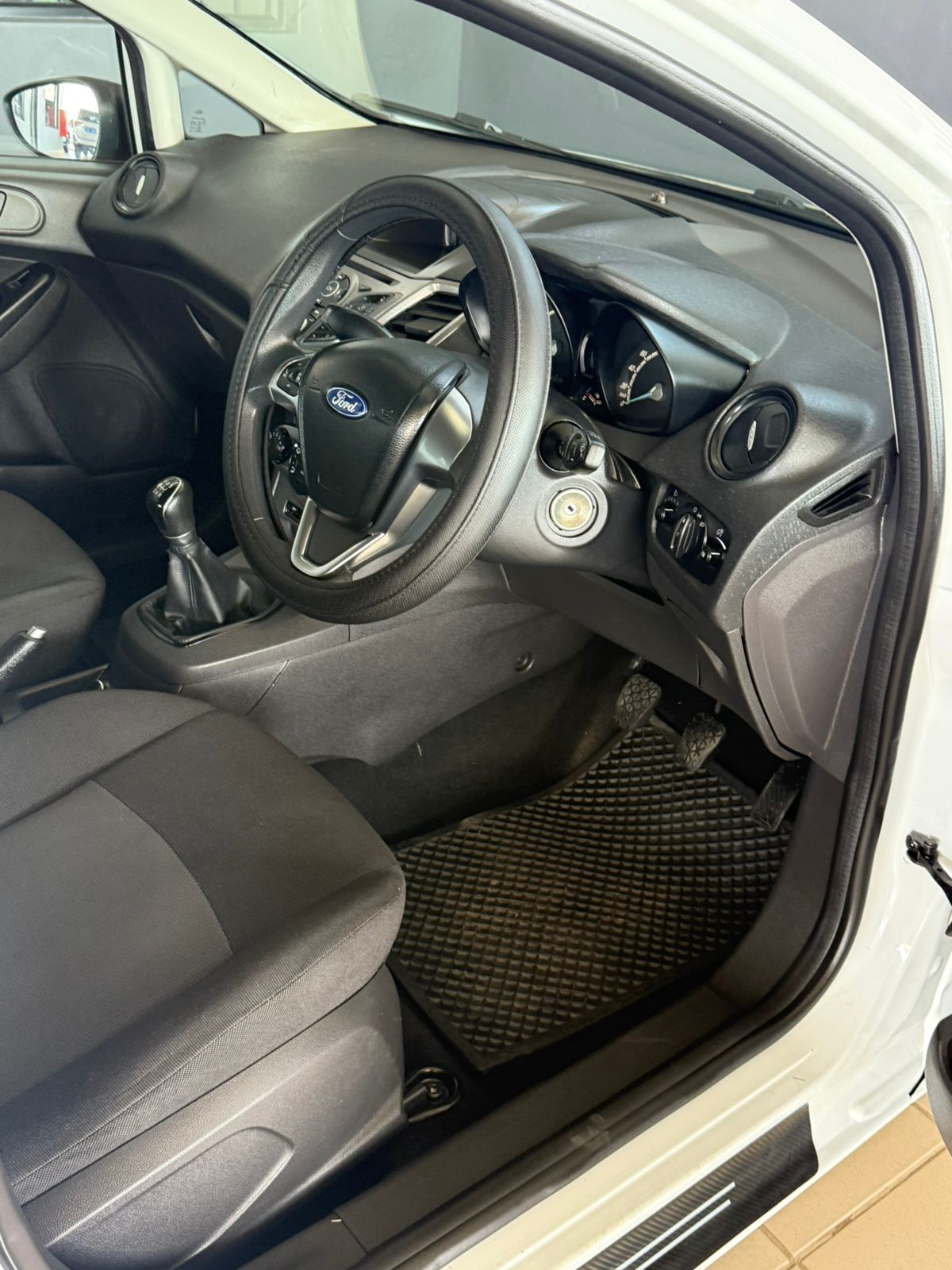 Ford Fiesta 1.4 Ambiente Fiesta 1.4 Ambiente